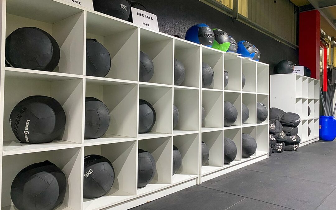 5 ejercicios con medball para mejorar tu fuerza funcional